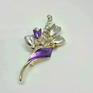 NWOT Exquisite Purple Flower Brooch